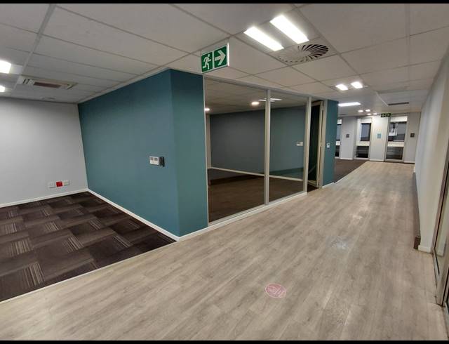 1,568M² OFFICE TO LET IN VORNA VALLEY